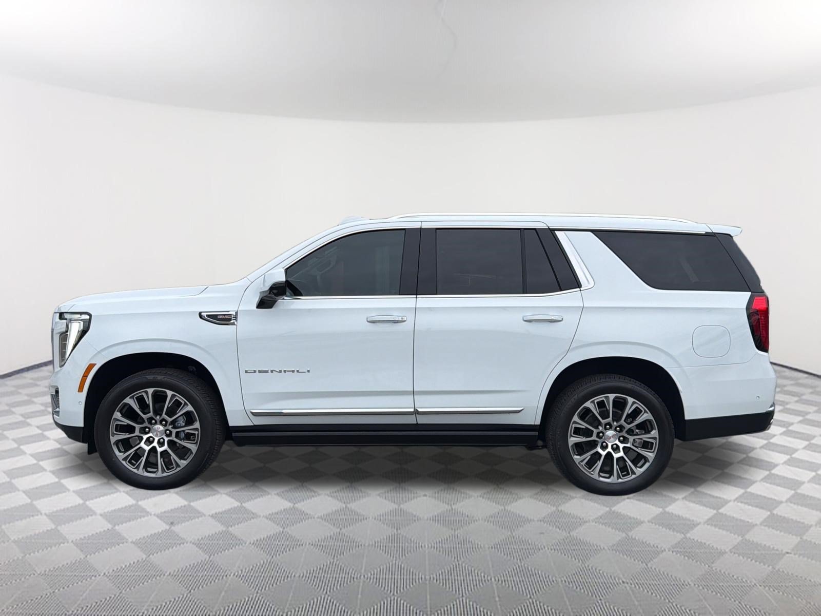 2026 GMC Yukon Denali - Photo 2