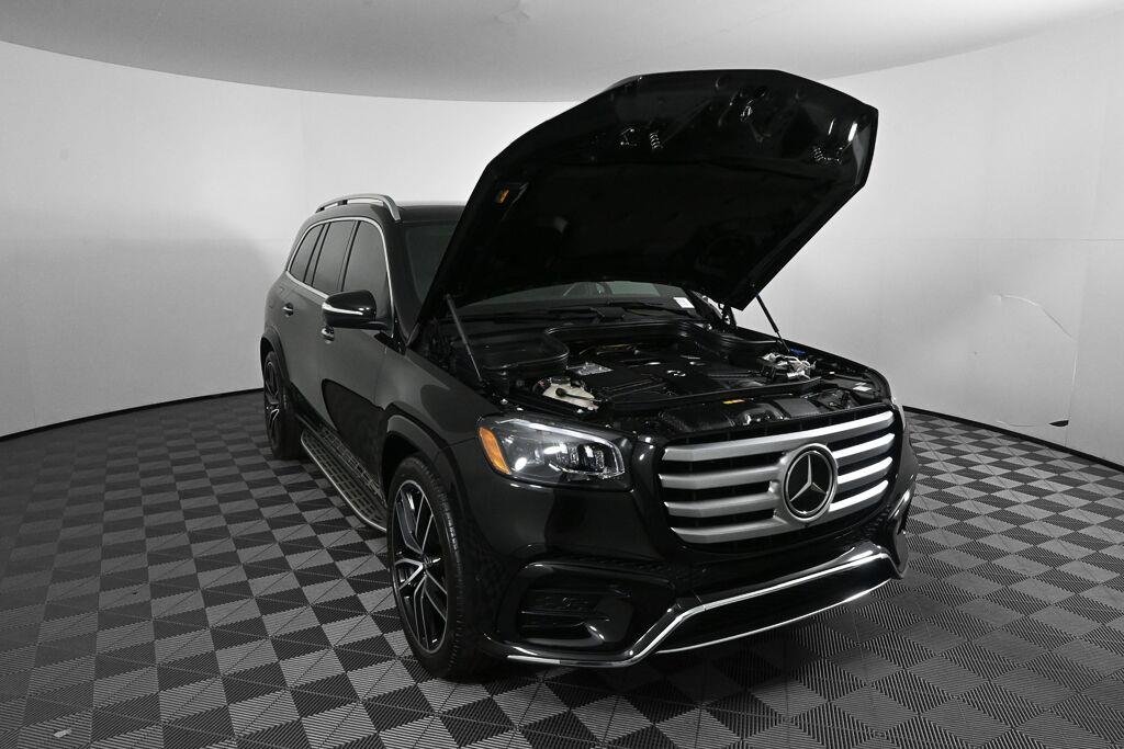 Certified Used 2025 Obsidian Black Metallic Mercedes-Benz GLS 580 image 34