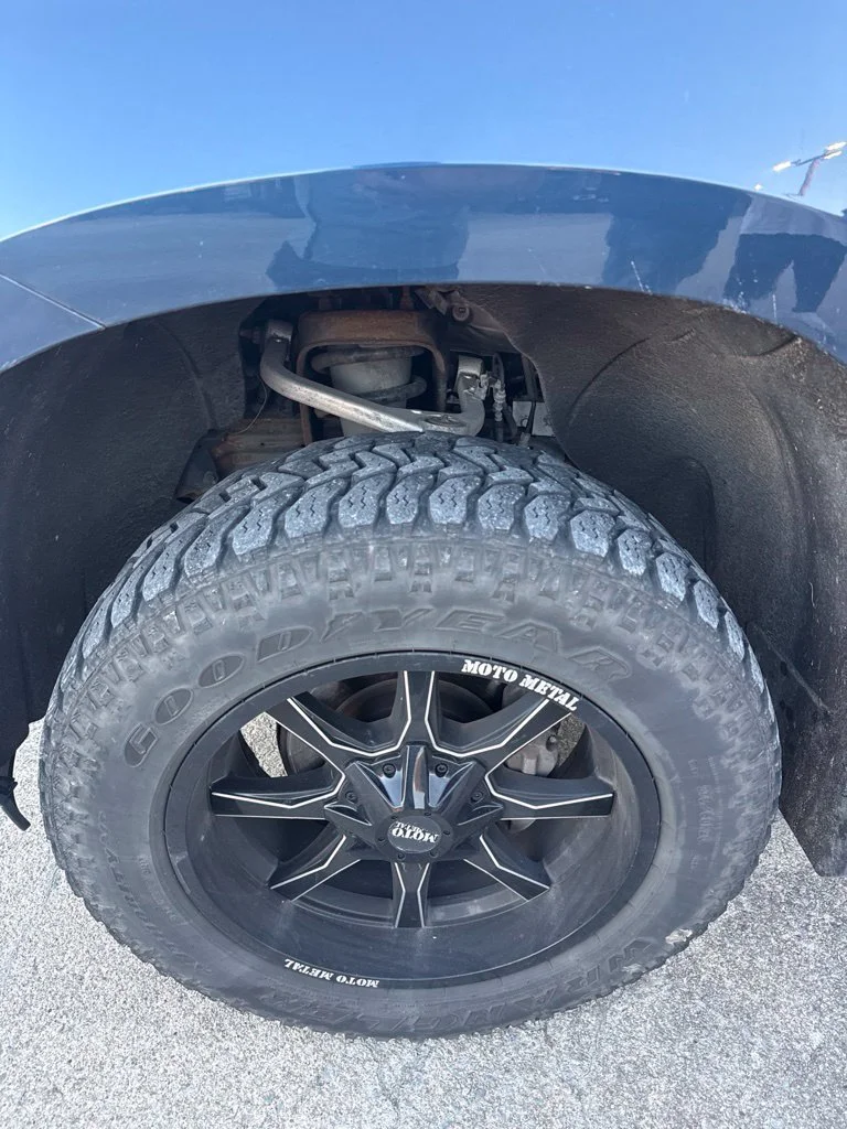 Used 2019 Blue Chevrolet LT image 9