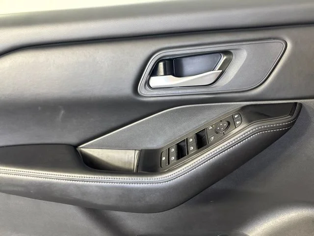 Used 2025 Silver Nissan SV image 15