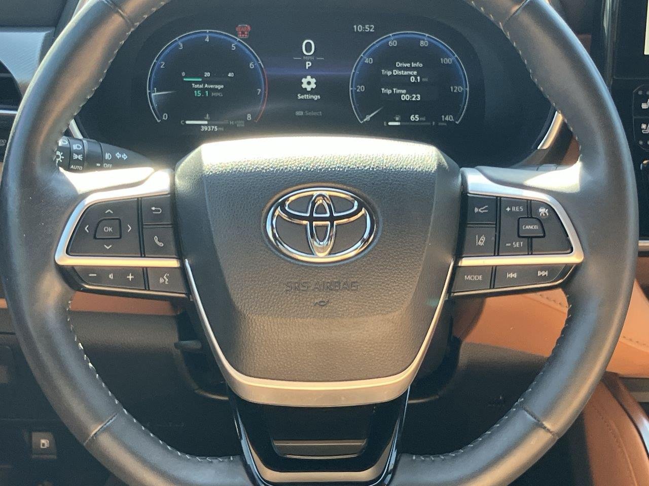 Used 2024 Gray (Magnetic Gray Metallic) Toyota Platinum image 22