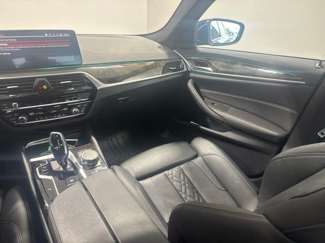 Used 2023 Black BMW 540i image 20