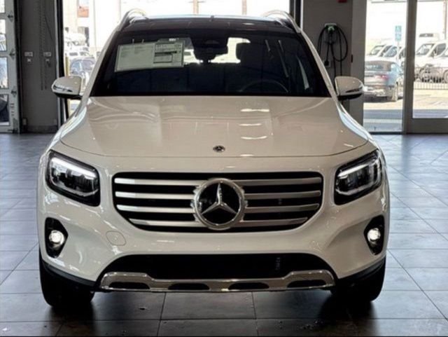 New 2026 Polar White Mercedes-Benz GLB 250 image 6