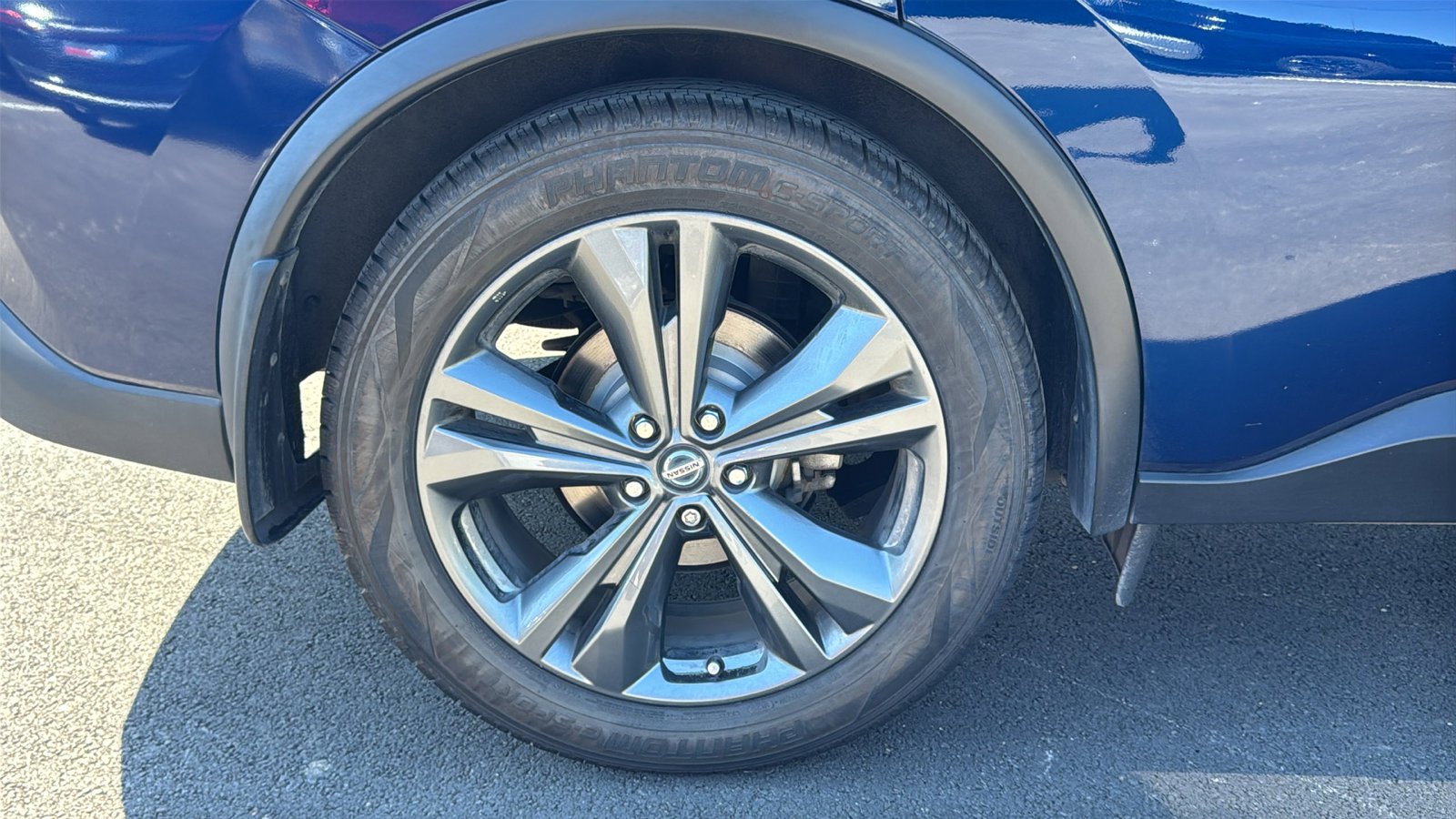 Certified Used 2020 Deep Blue Pearl Nissan Platinum image 32