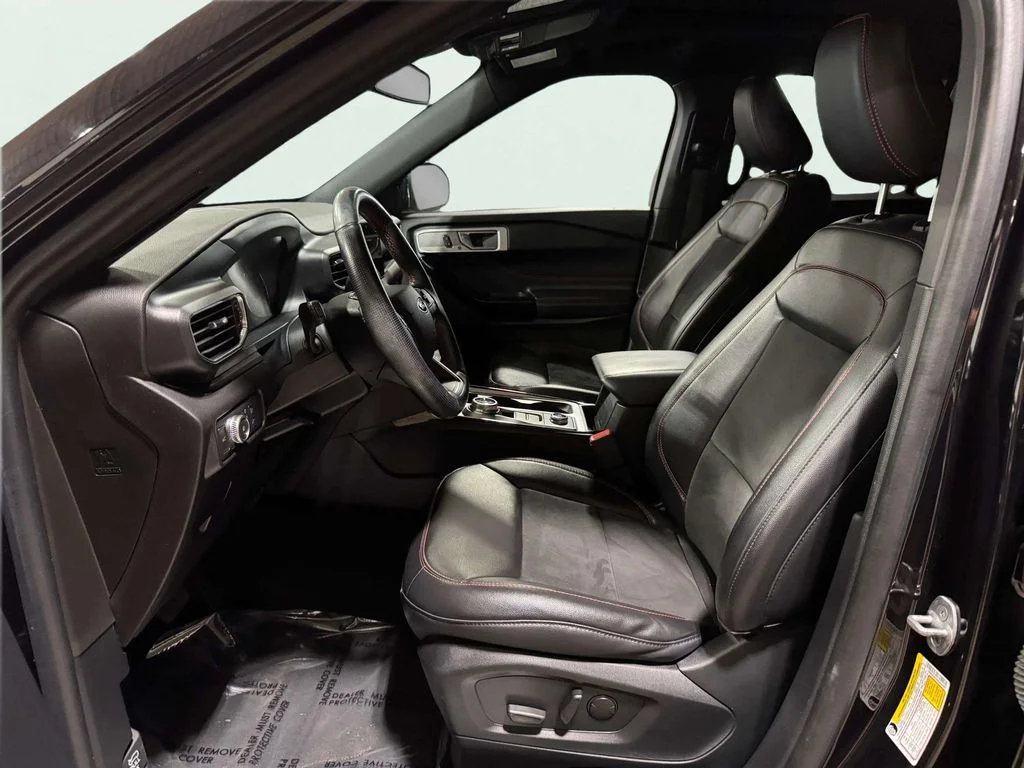 Used 2022 Agate Black Metallic Ford ST-Line image 24