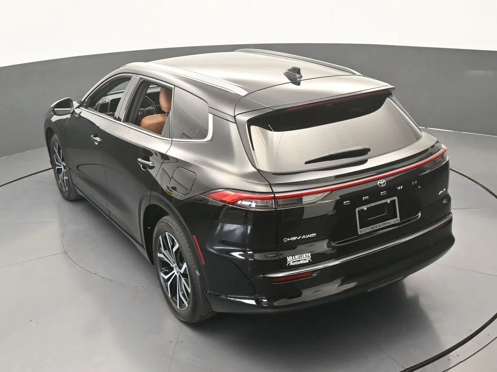 Used 2025 Black Toyota XLE image 56