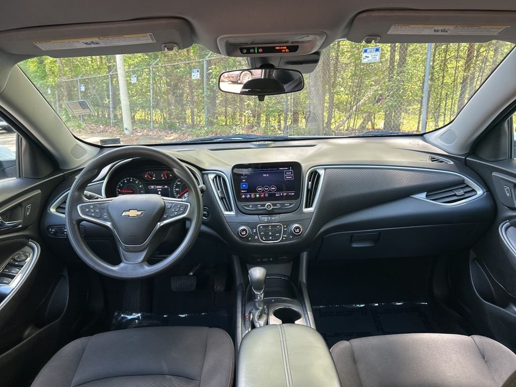 Used 2023 White Chevrolet LT image 28
