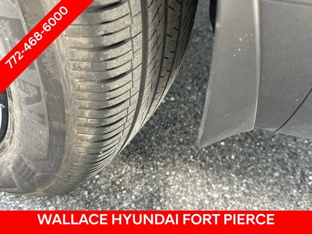 Used 2025 Silver Hyundai SE image 12