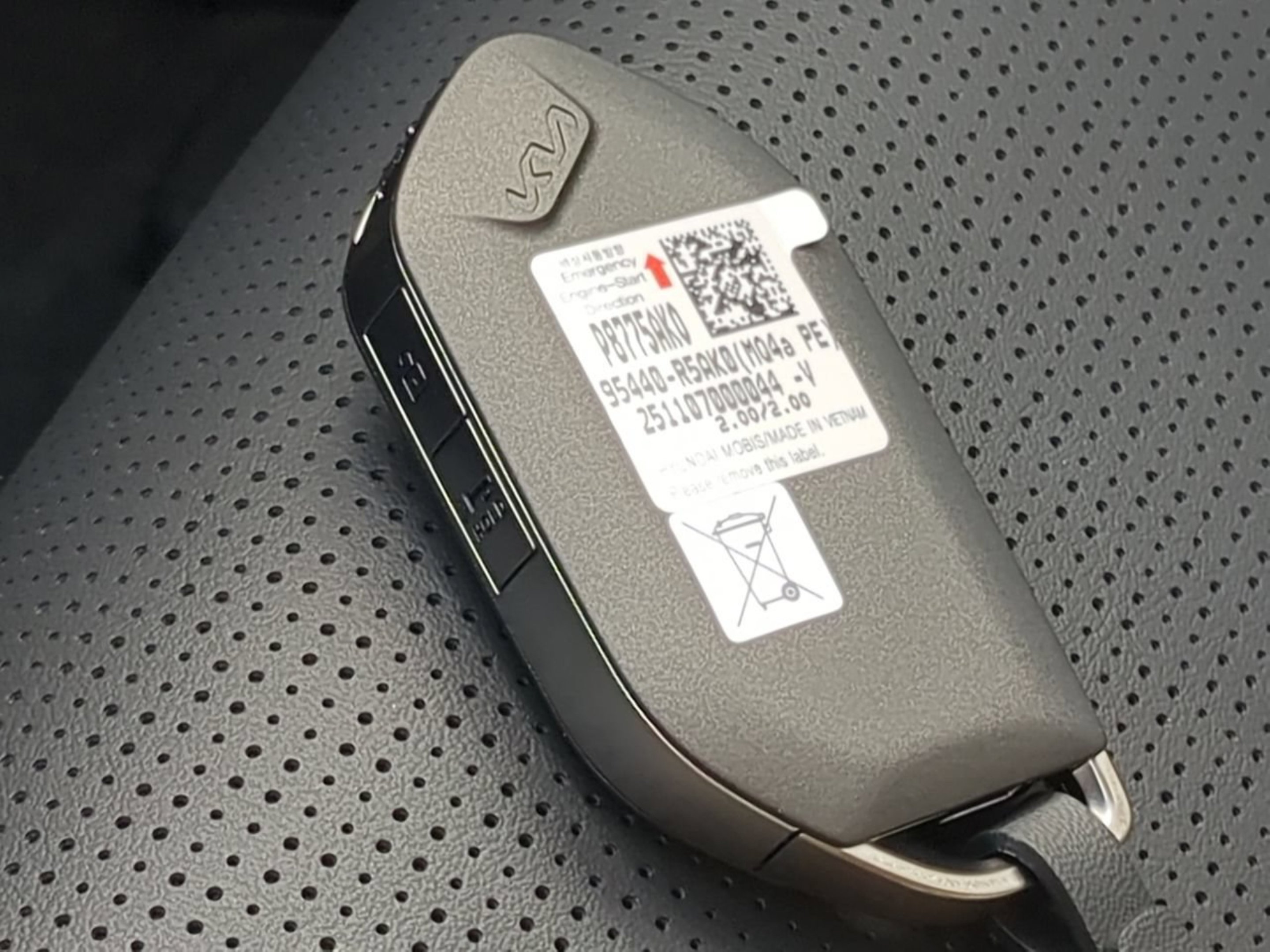 New 2026 Ivory Silver Kia S image 29