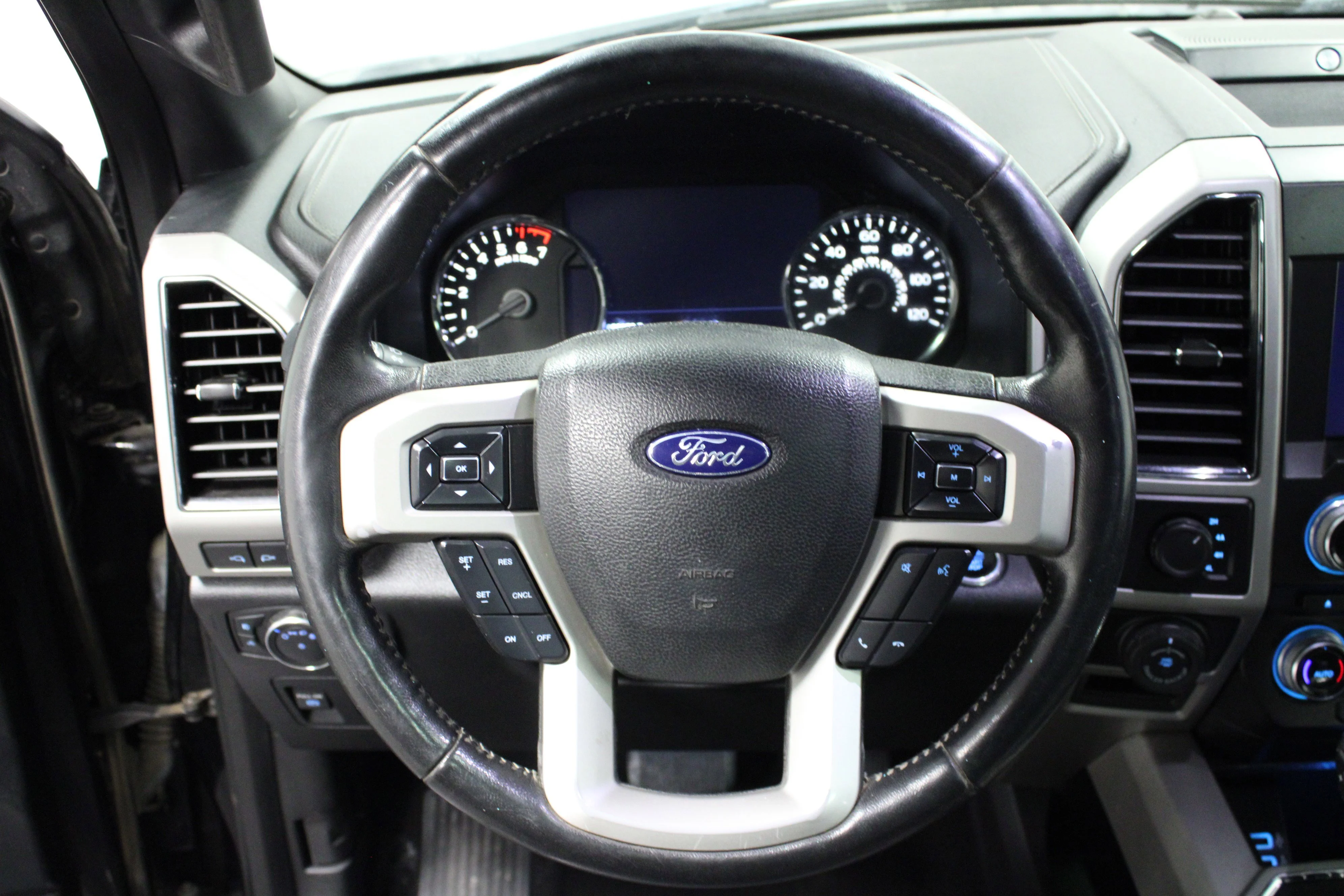 Used 2018 Shadow Black Ford LARIAT image 17