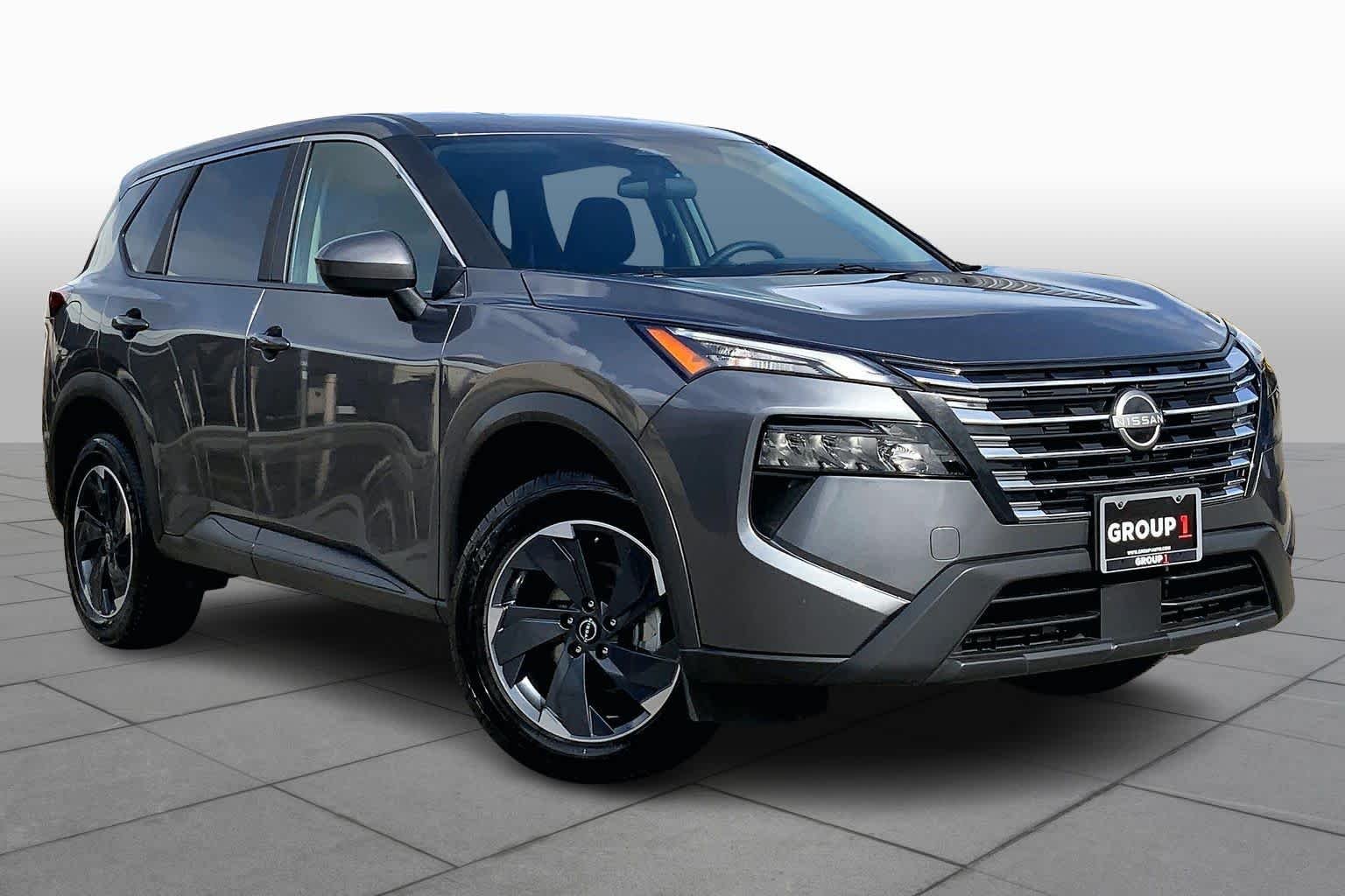 Used 2025 Gun Metallic Nissan SV image 3