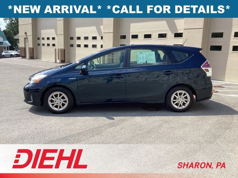 Used 2017  Toyota Four image 4