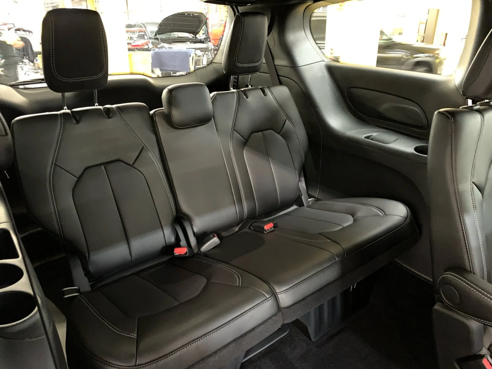 New 2027 Bright White Chrysler SXT image 22