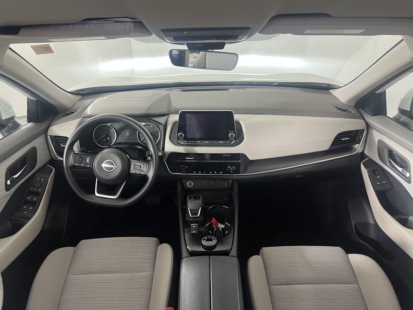Used 2023 Pearl White Tricoat Nissan SV image 21