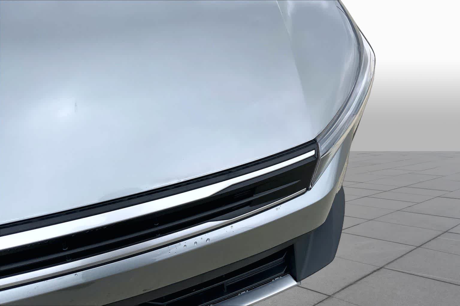 Used 2025 Steel Gray Kia LXS image 29