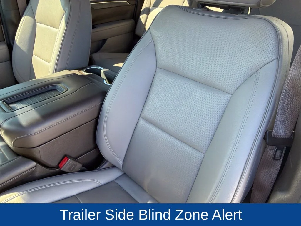 Used 2023 White GMC SLT image 13