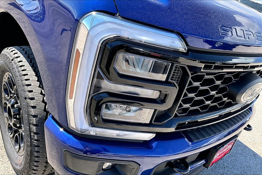 New 2026 Ford Super Duty F-250 Lariat 4D Crew Cab