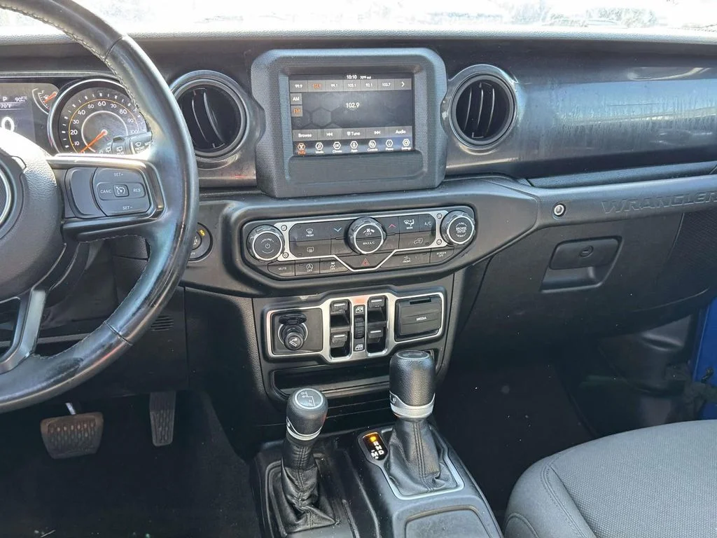 Used 2022 Blue Jeep Unlimited Sport Altitude image 3