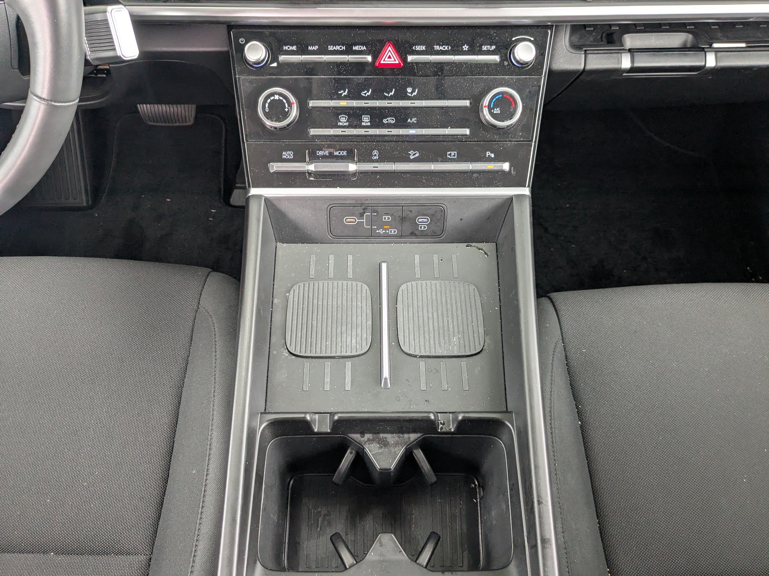 2024 Hyundai Santa Fe SE - Photo 22