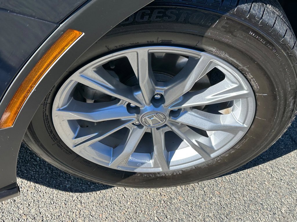 Used 2025  Honda EX-L image 2