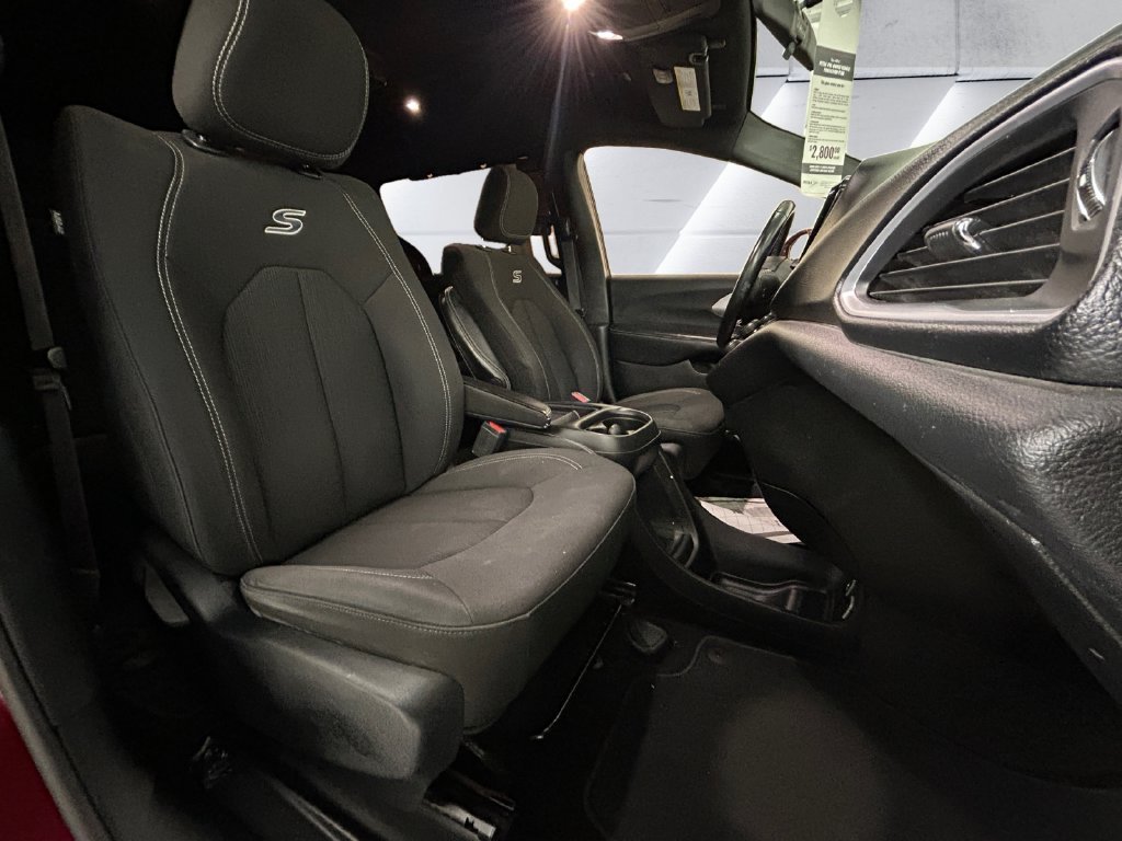 Used 2018 Red Chrysler Touring Plus image 14