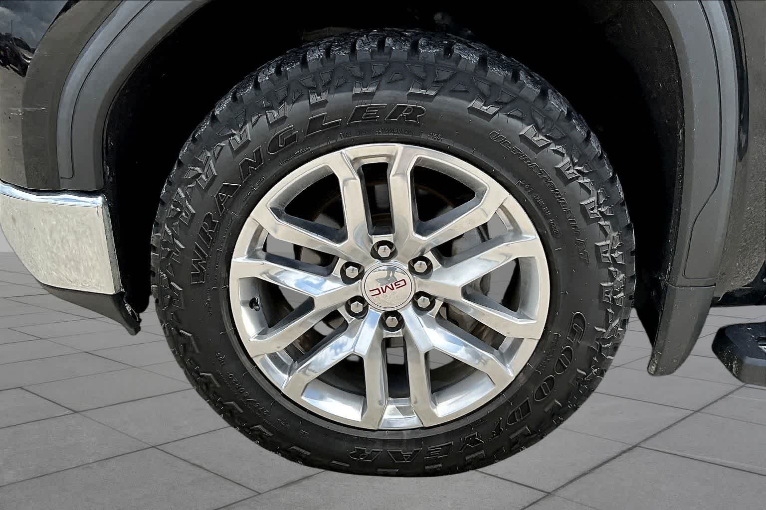 Used 2020 Onyx Black GMC SLT image 11