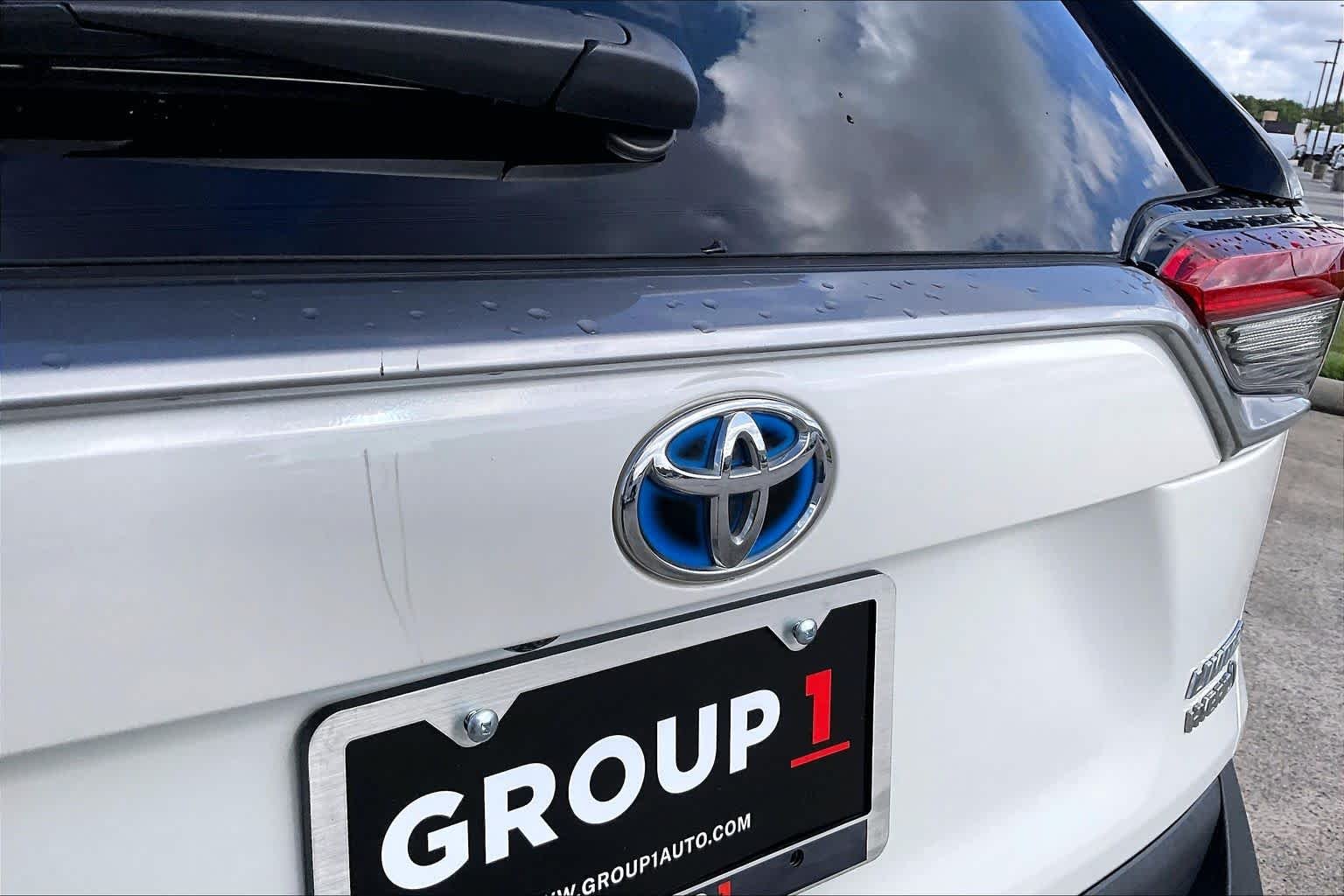 Used 2021 Blizzard Pearl Toyota Hybrid Limited image 31