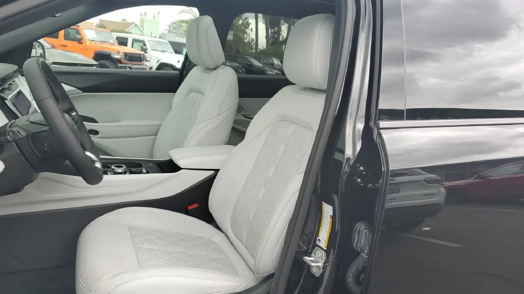 Used 2026 Black Jeep Overland image 21