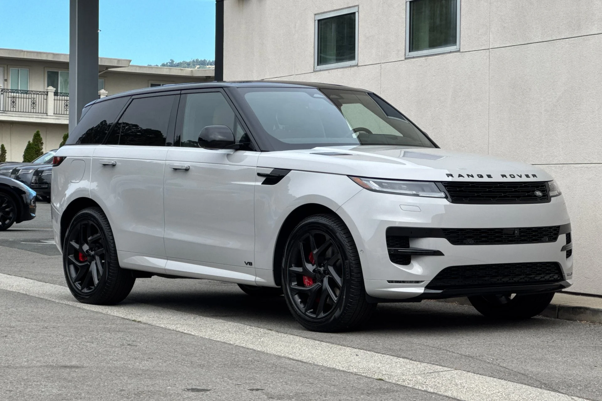 New 2026 Borasco Grey Land Rover Dynamic SE image 9