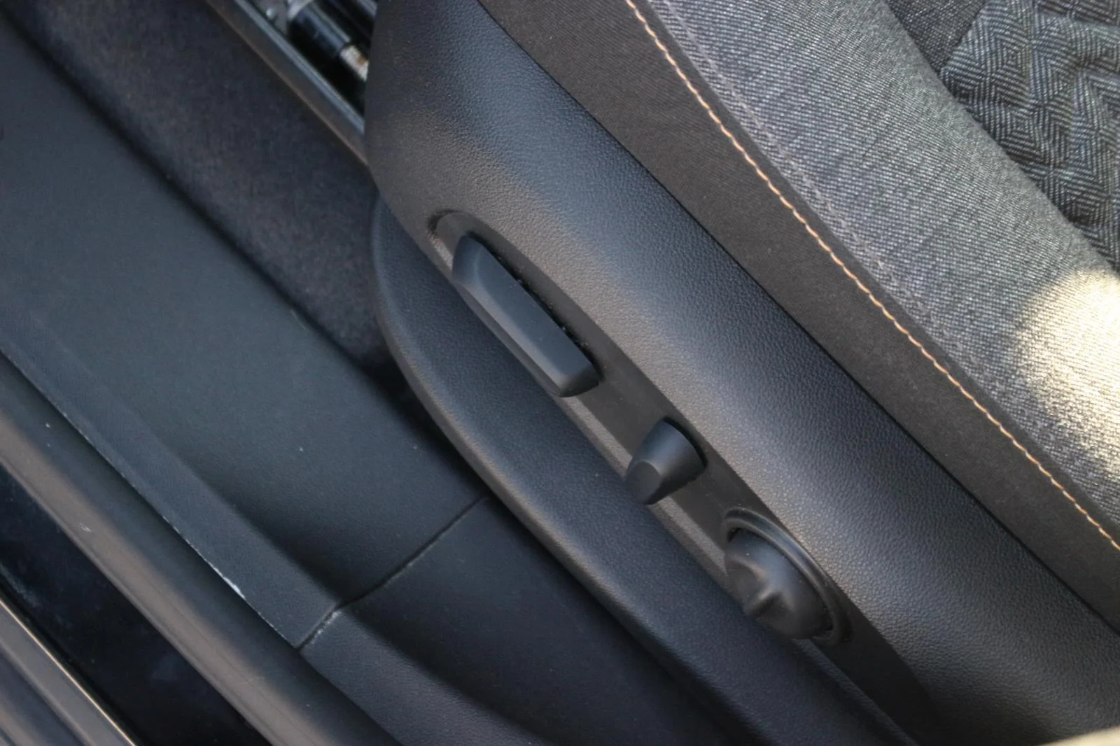 Used 2023 Mosaic Black Metallic Chevrolet LT image 17