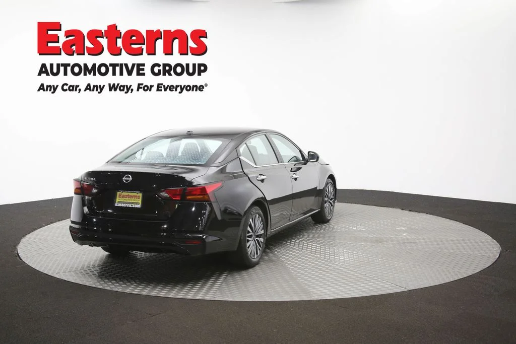 Used 2025 Black Nissan 2.5 SV image 37