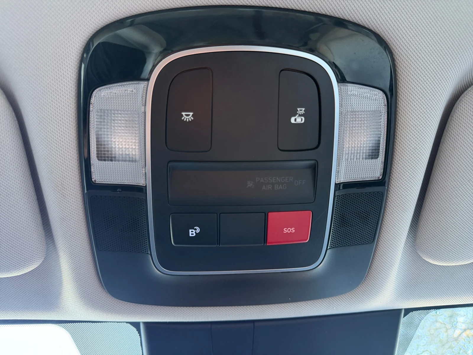 Used 2025 Ultimate red Hyundai SEL image 25