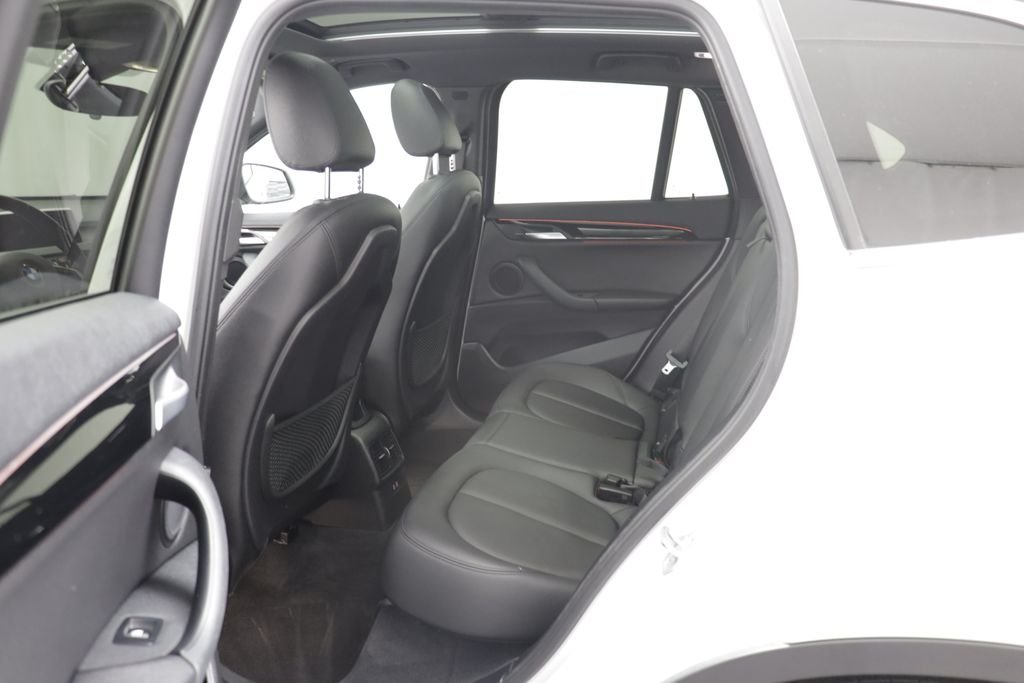Used 2021 Mineral White Metallic BMW xDrive28i image 15