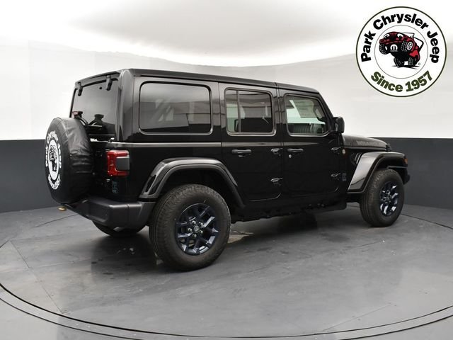 New 2026 Black Clear-Coat Exterior Paint Jeep 85th Anniversary Edition image 6