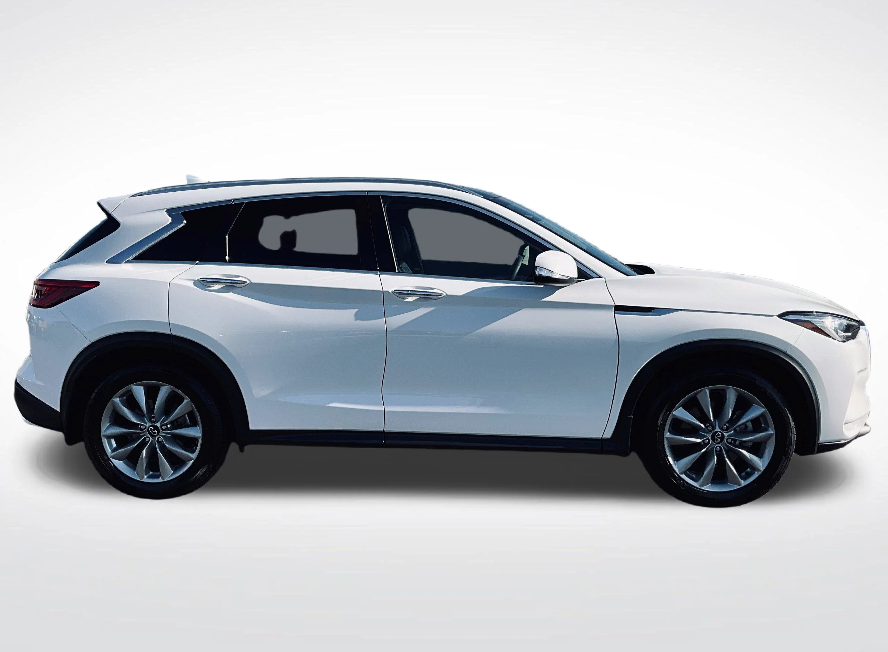 Used 2021 White INFINITI LUXE image 6