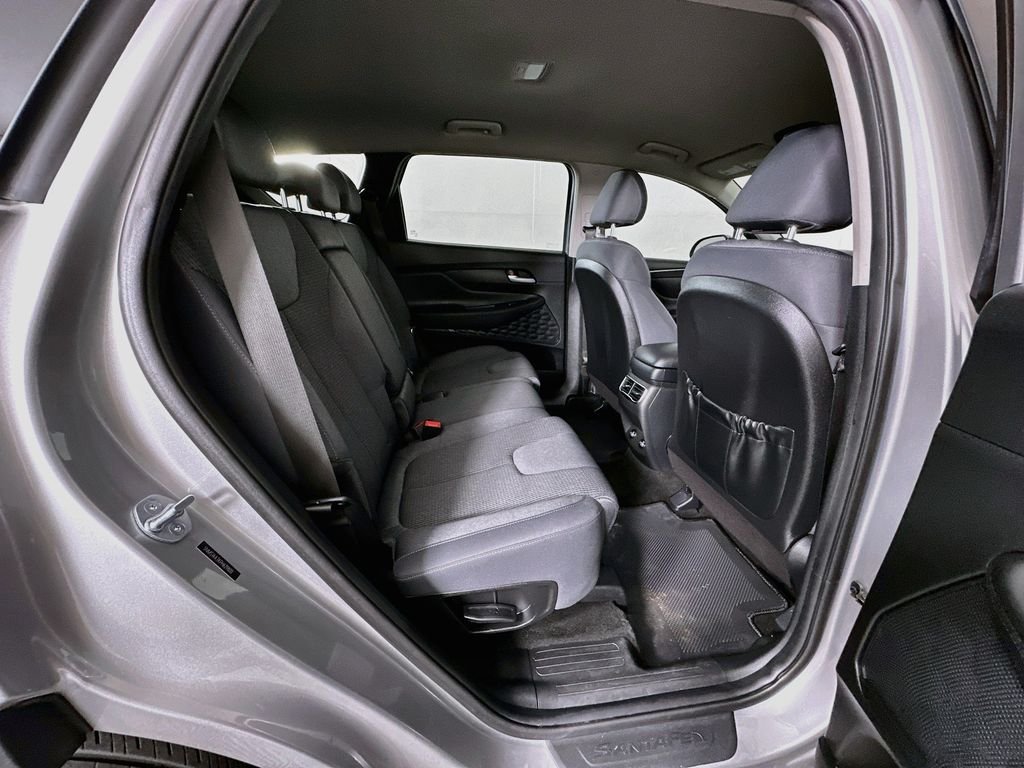 Used 2023 Silver Hyundai SE image 24