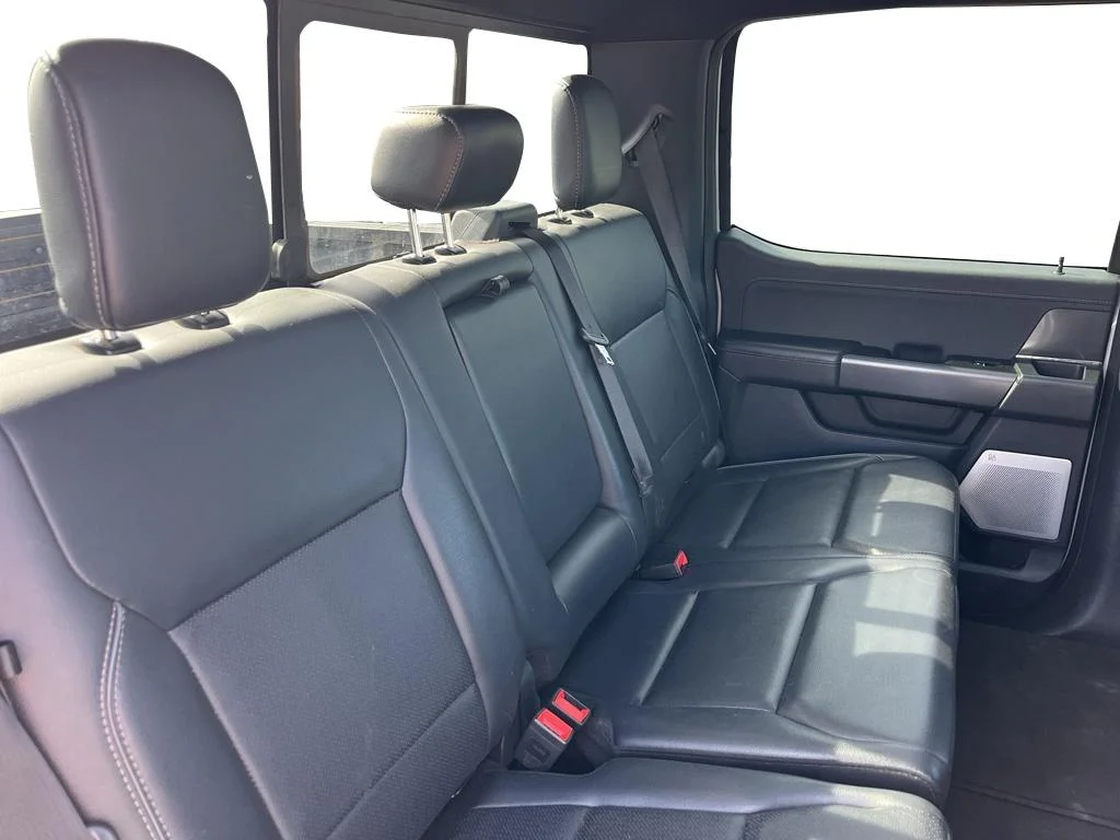 Used 2025 White Ford Lariat image 9