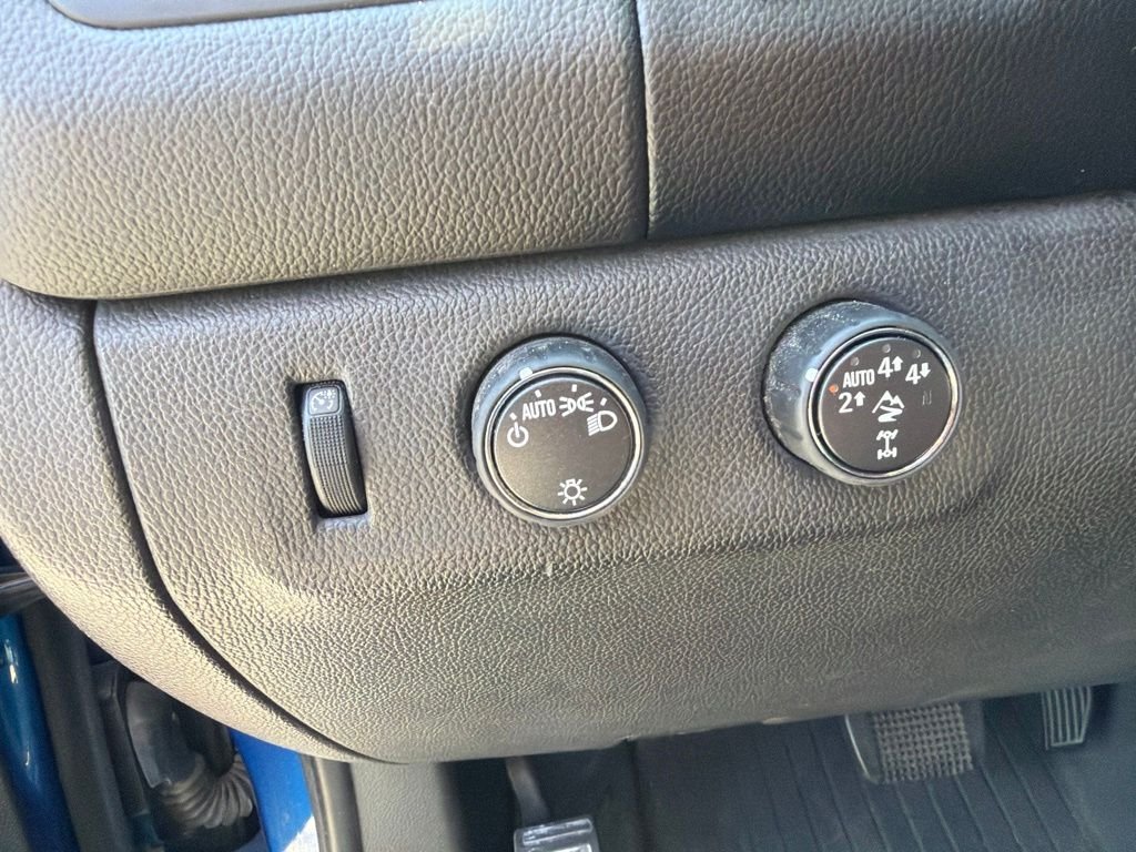 Used 2018 Blue Chevrolet ZR2 image 16