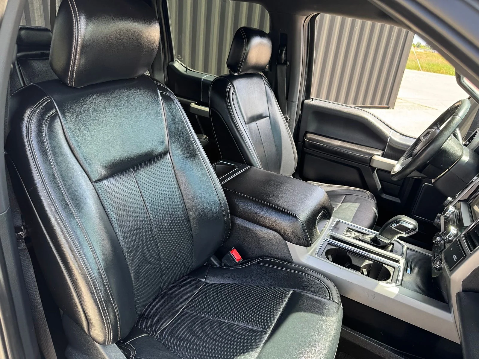 Used 2019 Gray Ford Lariat image 37