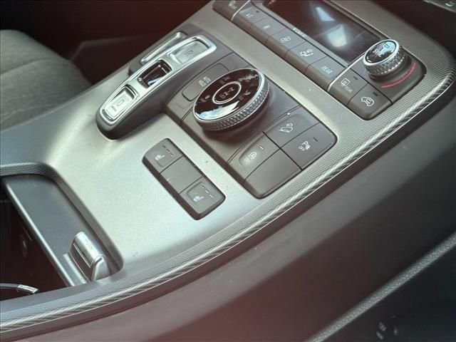 Used 2022 Black Hyundai SEL image 22
