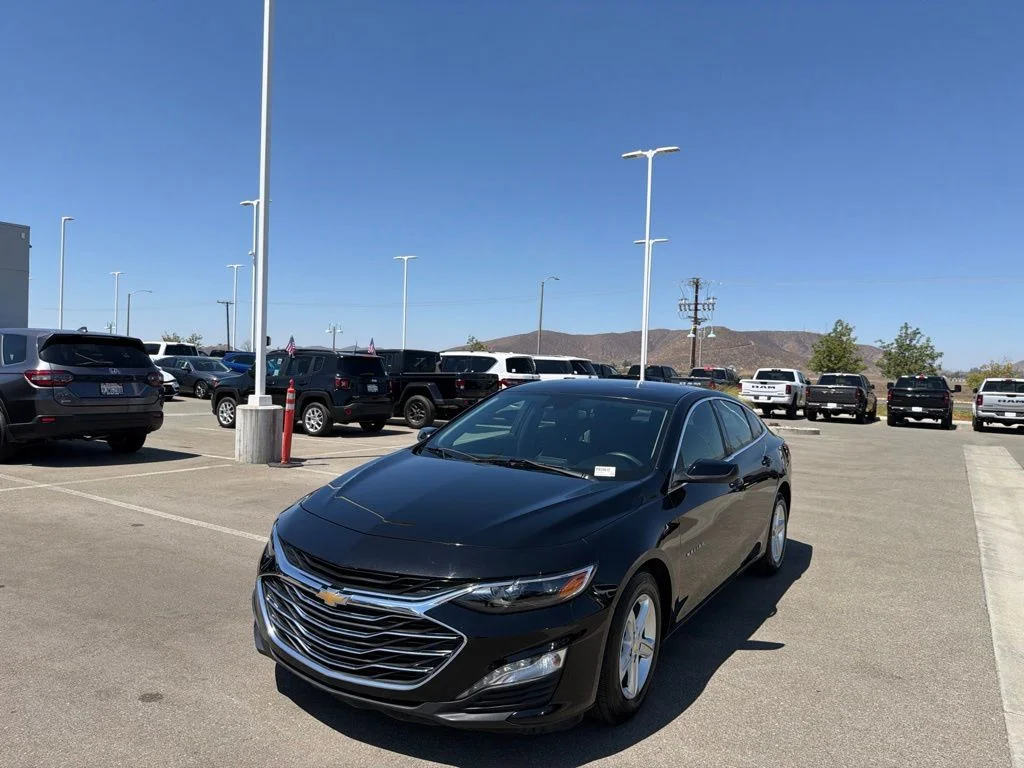 Used 2023 Black Chevrolet LT image 4