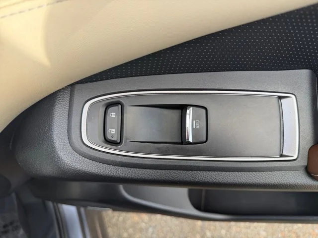 Used 2022 Gray Subaru Touring image 35