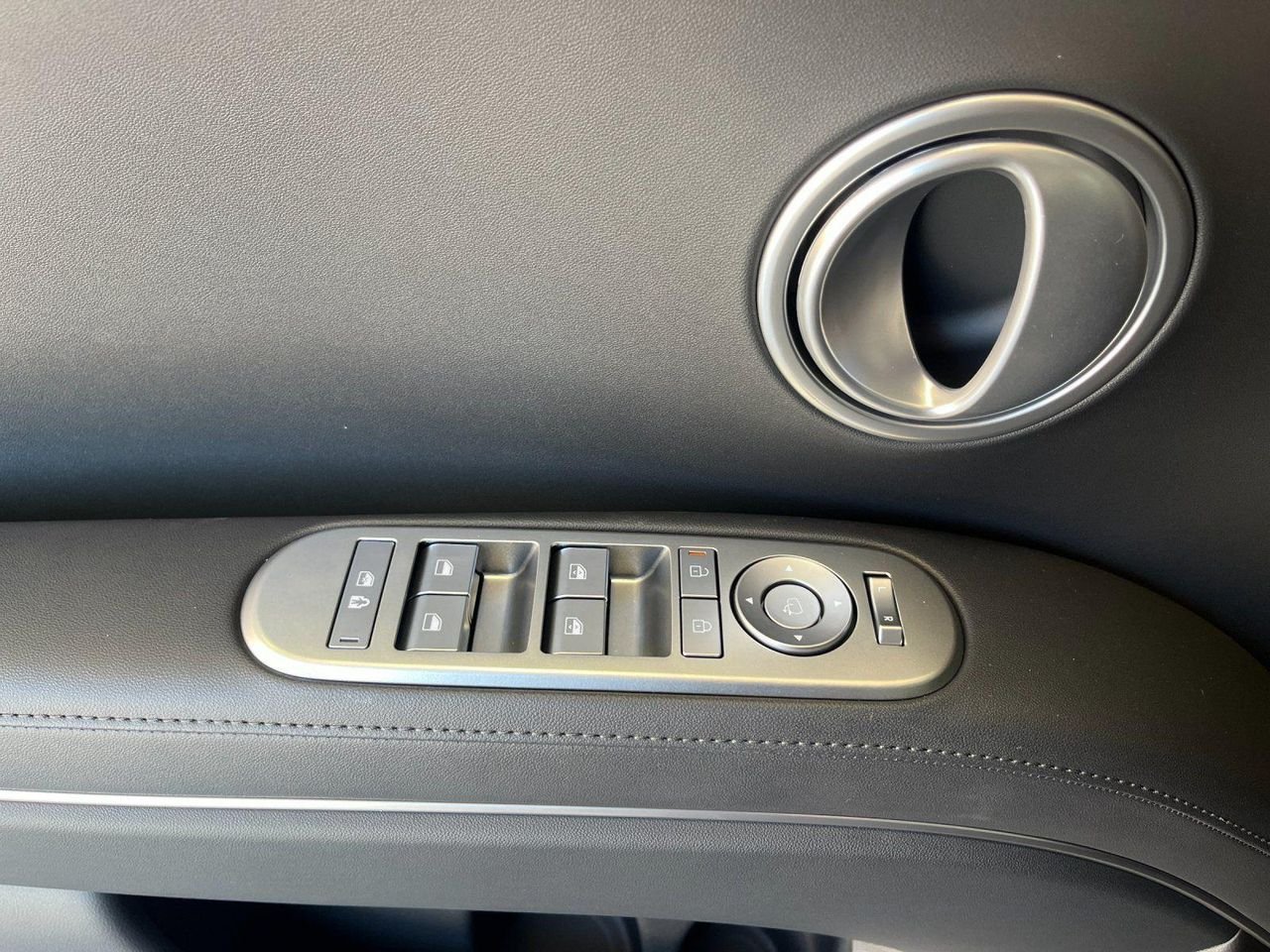 New 2026 Gray Hyundai SEL Premium 8P image 10