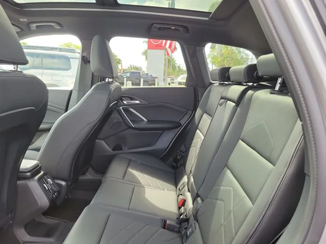 Used 2025 Silver BMW xDrive28i image 11