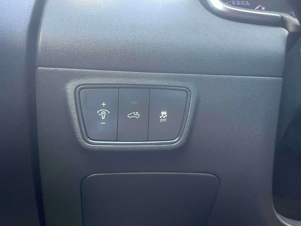 Certified Used 2023 Black Hyundai SE image 21