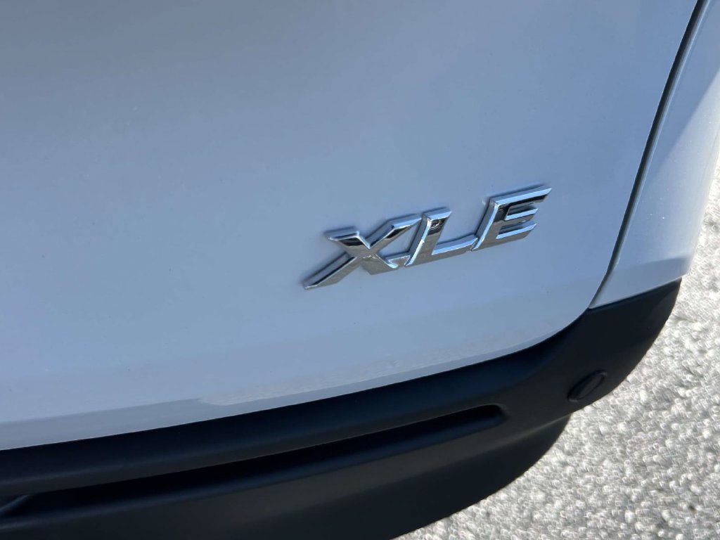 New 2026 Wind Chill Pearl Toyota XLE image 10