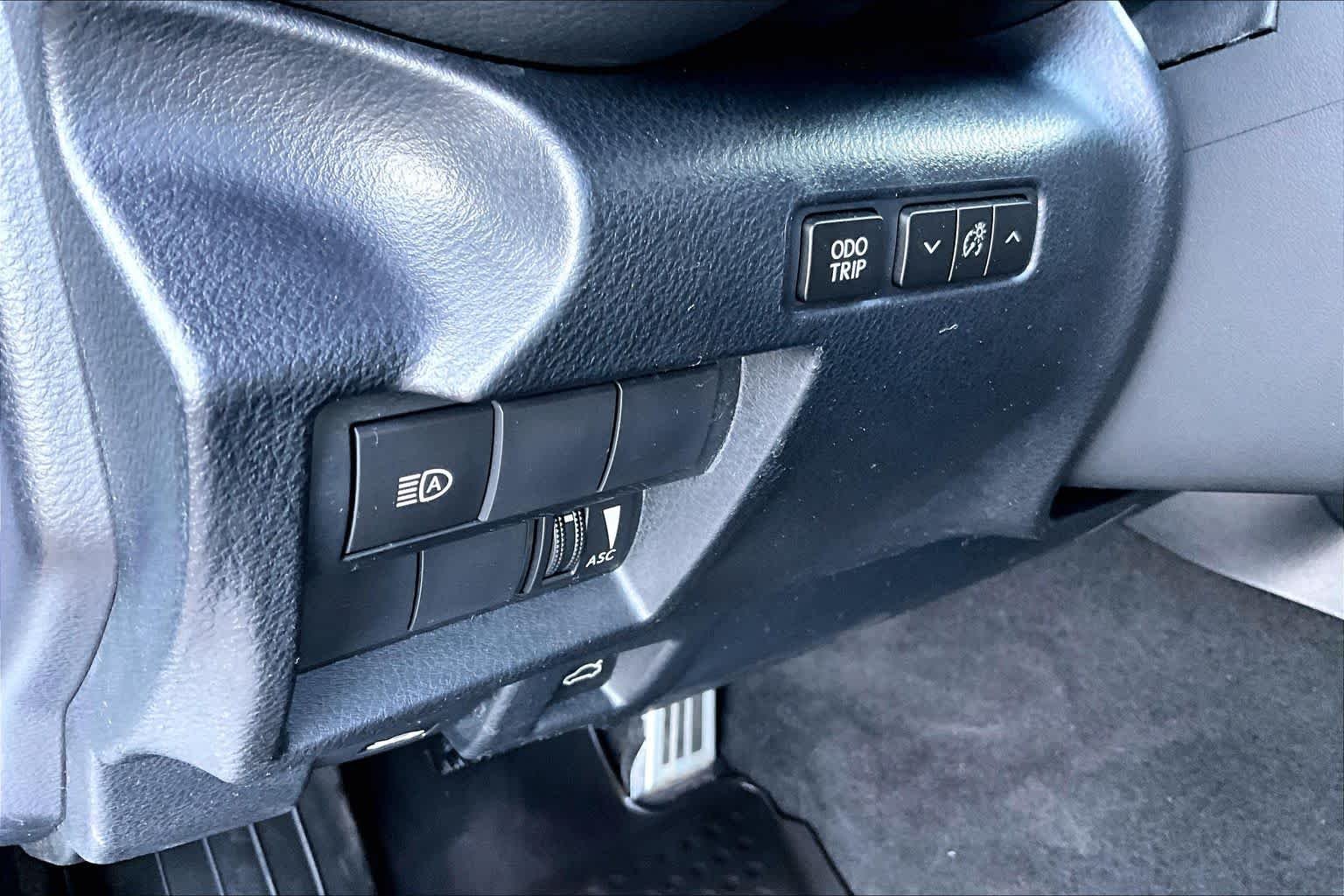 Used 2023 Ultra White Lexus F SPORT image 33