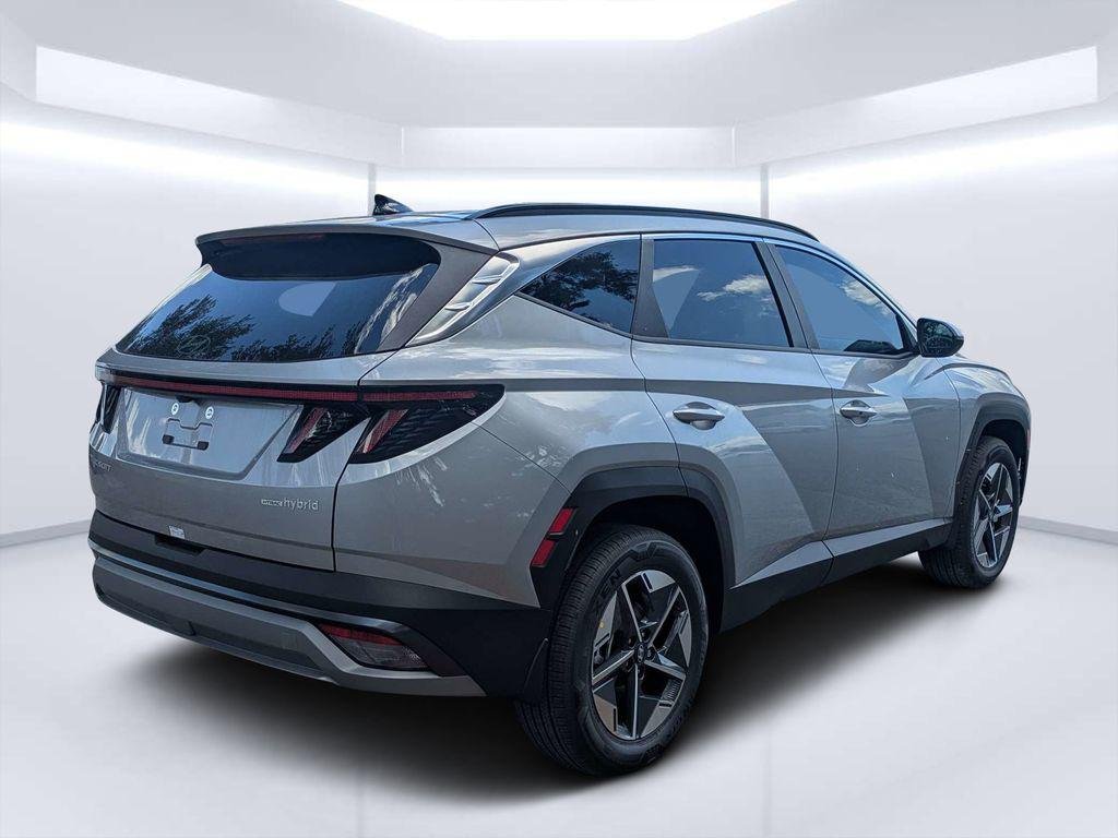 New 2026 Silver Hyundai SEL Convenience image 3