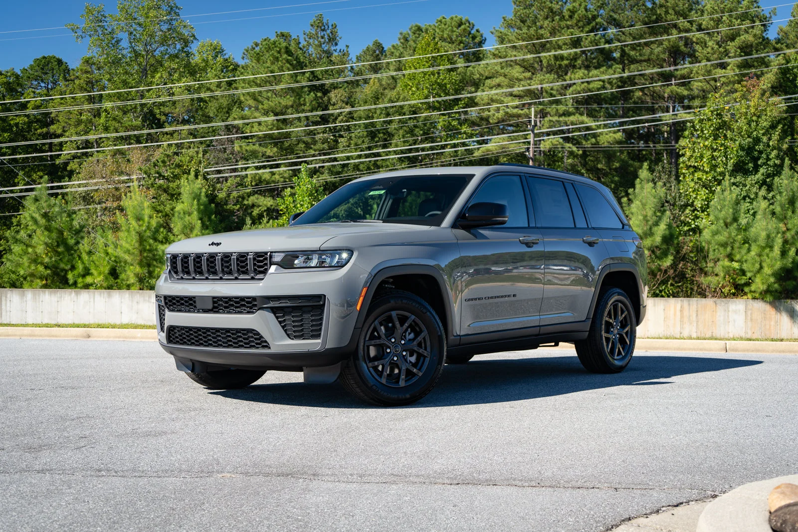 New 2027 Sting-Gray Clearcoat Jeep Altitude image 1