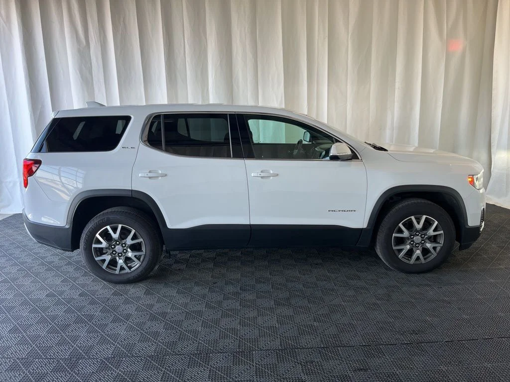Used 2023 White GMC SLE image 2